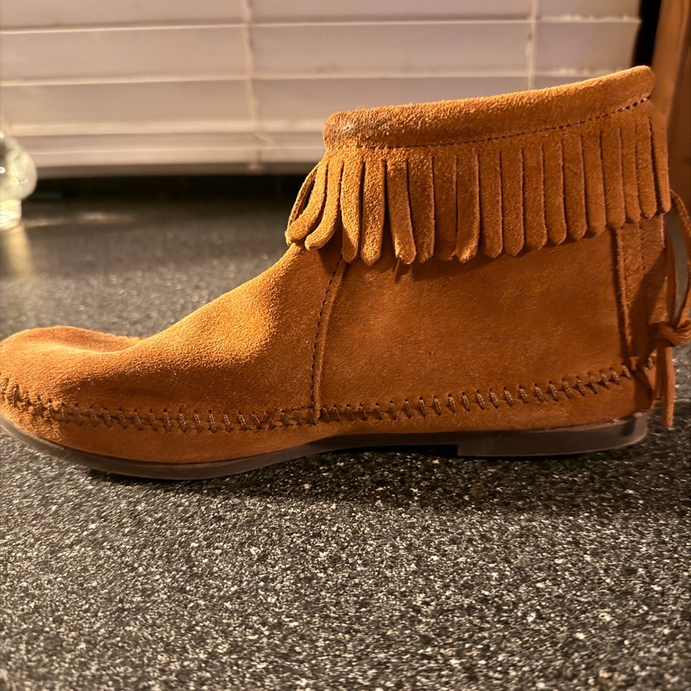 Minnetonka Tan Suede Moccasins